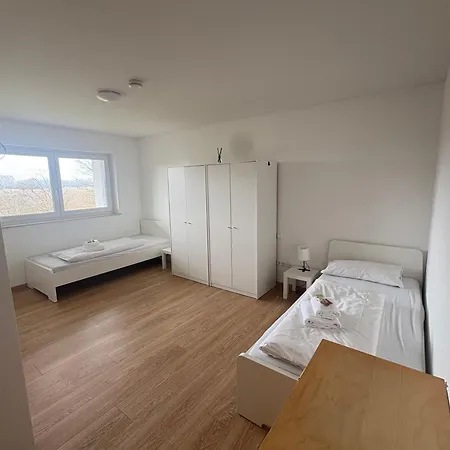 Teamhaus Mit Grosser Kueche - Platz Fuer 8