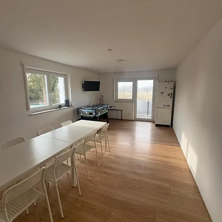 Teamhaus Mit Grosser Kueche - Platz Fuer 8 *