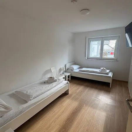 Teamhaus Mit Grosser Kueche - Platz Fuer 8 *