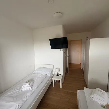 Appartamento Teamhaus Mit Grosser Kueche - Platz Fuer 8 Rheinstetten