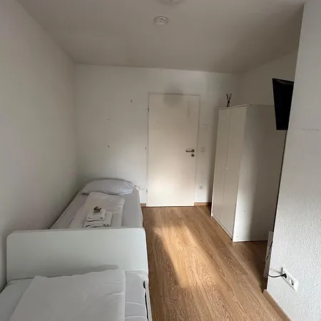 Teamhaus Mit Grosser Kueche - Platz Fuer 8 Appartamento Rheinstetten
